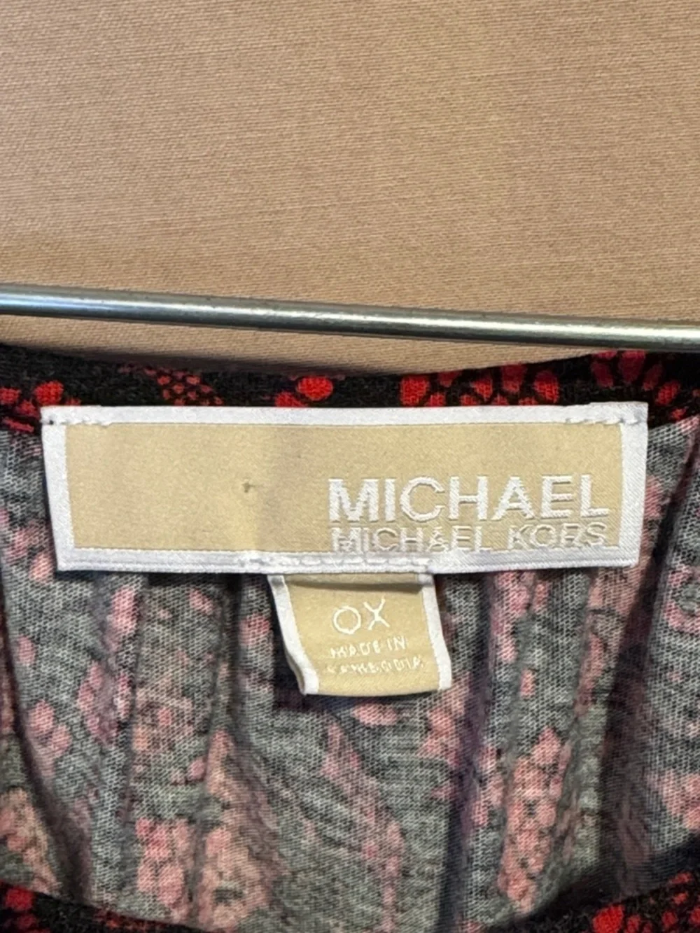 Michael Michael Kors red and black print top - Picture 2 of 8